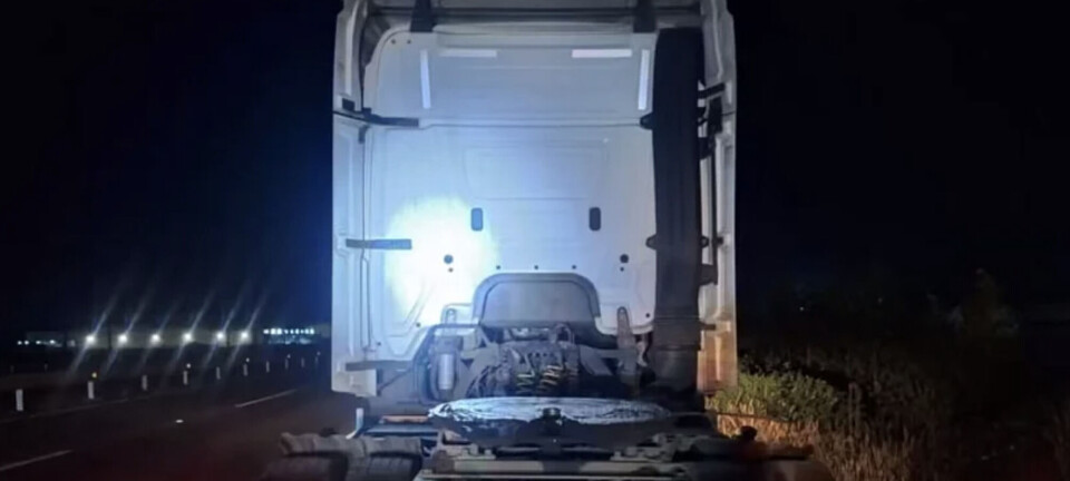 Secuestran a camionero para robarle carga de alimento para peces