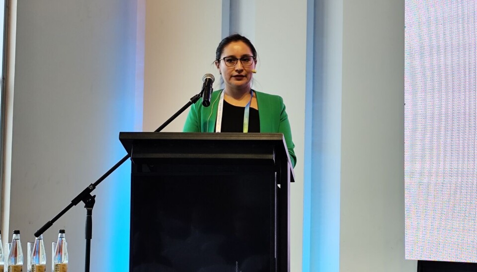 Karina Peña durante su presentación en AquaSur Tech 2025.