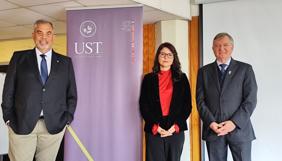 Dr. Santiago Vega, Carmen Luz Barrios y Eugenio Larraín.