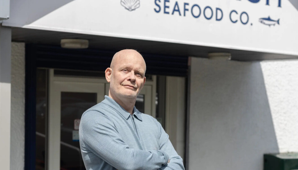 Campbell Mickel fuera de las instalaciones de procesamiento de Scottish Seafood Company en Sighthill, Edimburgo.
