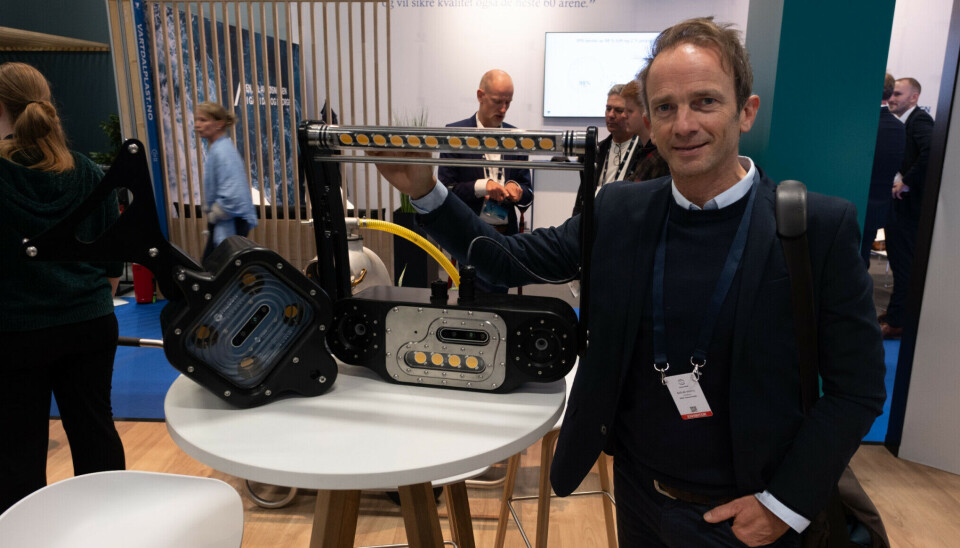 Dafydd Morris de MSD Animal Health demostró el nuevo sistema Falcon en la feria comercial Aqua Nor.