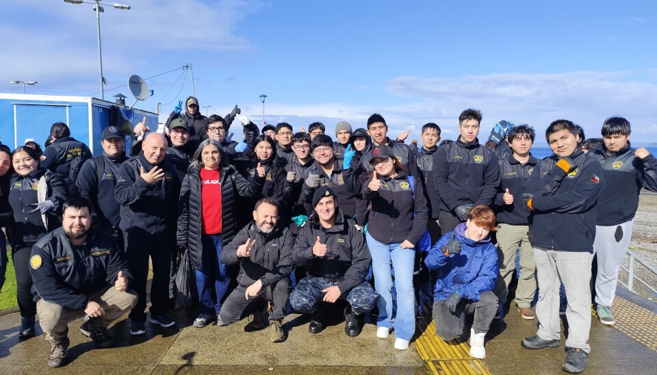 Alumnos ULA, junto al Diputado Alejandro Bernales y el Capitán de Puerto de Puerto Montt, Sebastián Bravo.
