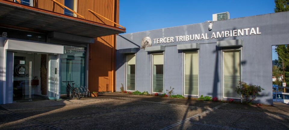 Cooke Chile critica resolución que mantiene la paralización de su centro de salmones